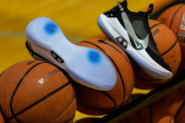 کفش هوشمند NIKE