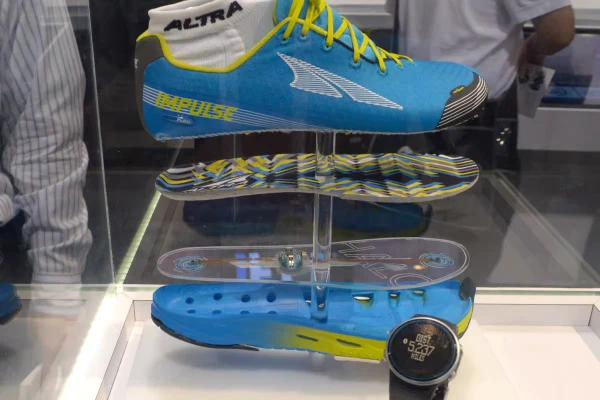 کفش smart برند Altra Torin IQ